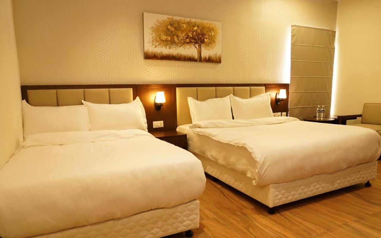 Vijayawāda Hotel D Dev מראה חיצוני תמונה