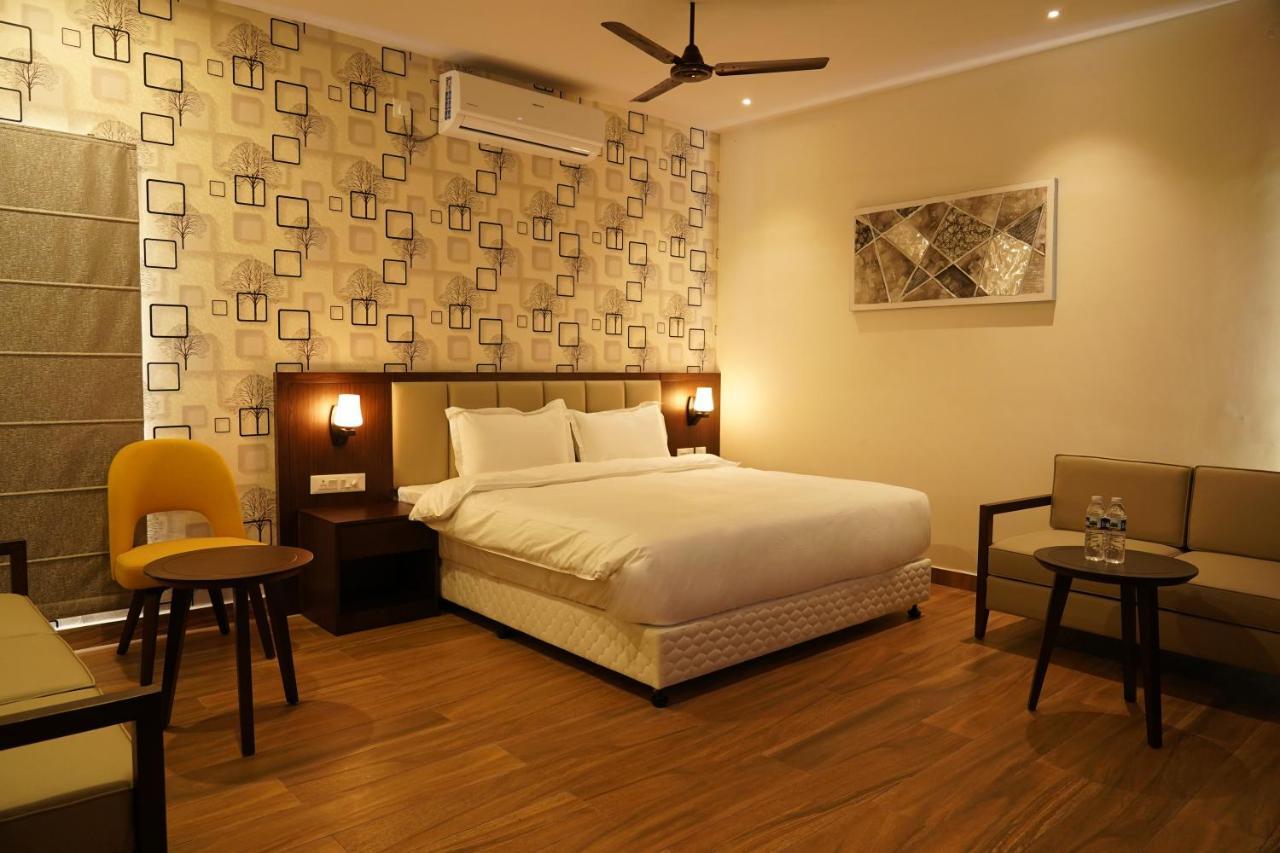 Vijayawāda Hotel D Dev מראה חיצוני תמונה