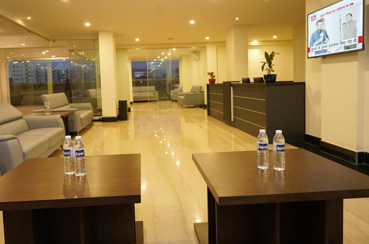 Vijayawāda Hotel D Dev מראה חיצוני תמונה
