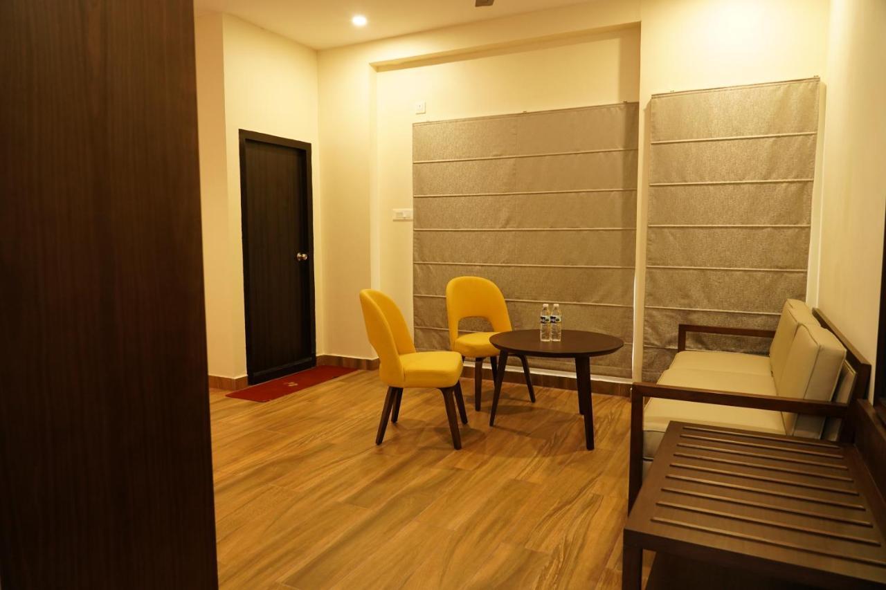 Vijayawāda Hotel D Dev מראה חיצוני תמונה